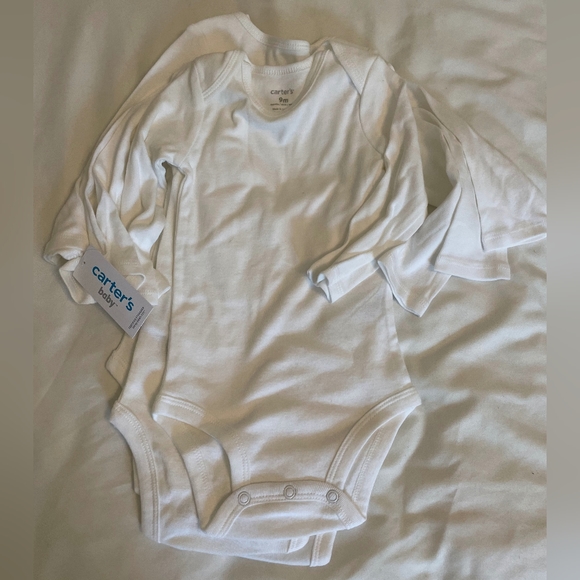 Carter's Other - NWT Carter's 4 pack Long Sleeve White Onesies - 9 mos